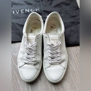 Givenchy White Leather Urban Street Low Top Sneakers